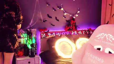 Emily online show from 10.29.25