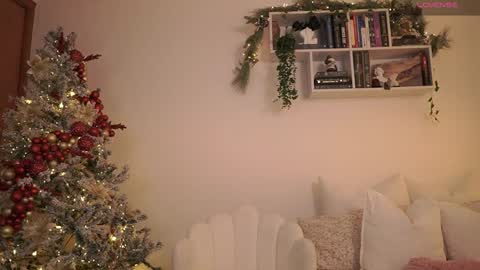 IG thickemmsss online show from 12.12.24