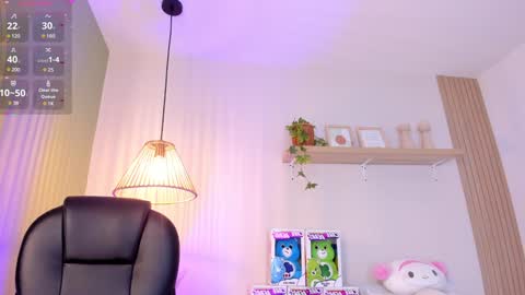 Emily Bank online show from 01.05.25