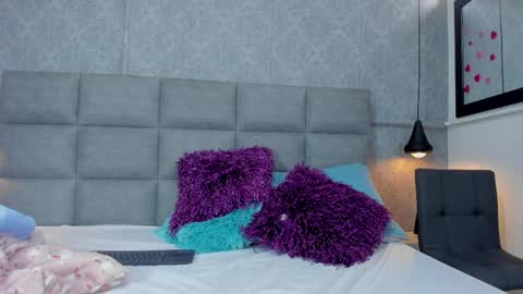 emilyy_r online show from 04.06.26