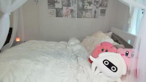 Emily brunette and Charlotte redhead online show from 03.31.26