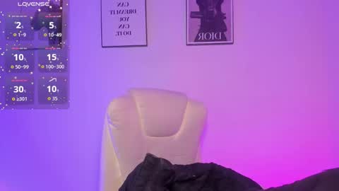 Snapshot of emilyymiller chatting on 01.10.26 Emily online show from 01.10.26