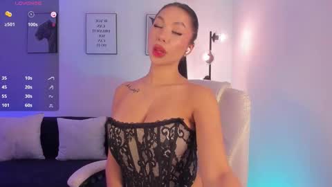 Snapshot of emilyymiller chatting on 02.26.26 Emily online show from 02.26.26