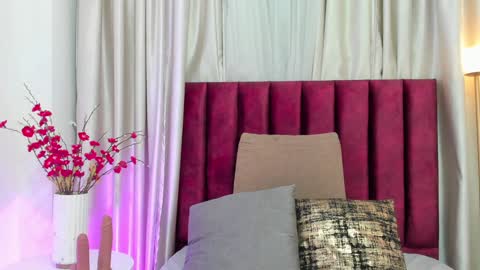 Emilyy Watson online show from 02.06.25