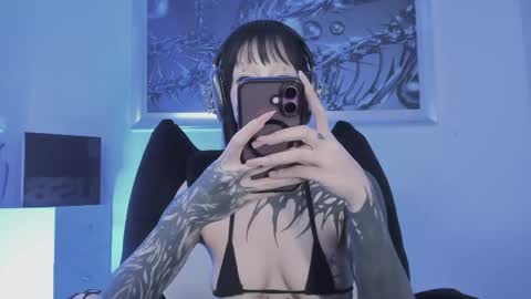 Snapshot of eminence_shadow chatting on 03.03.26 ELLE DANIELLE online show from 03.03.26