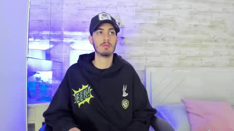 emir_ozan online show from 01.11.26