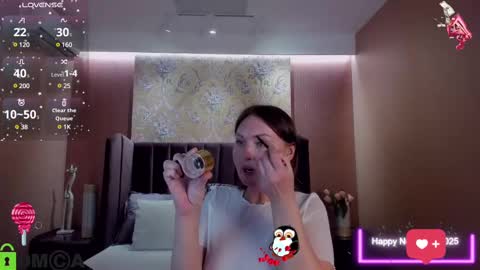 Snapshot of emm_quince chatting on 03.09.25 Emm online show from 03.09.25