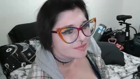 Snapshot of emma4269 chatting on 01.25.25 emma lotacurves online show from 01.25.25