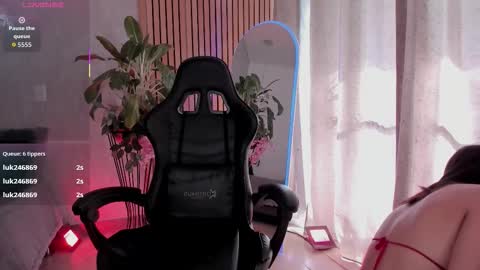 Snapshot of emma_____________ chatting on 11.02.25 online show from 11.02.25