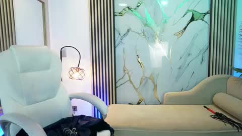 emma__walkerr_ online show from 03.14.26