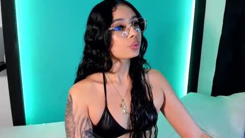 Snapshot of emma_ah chatting on 03.05.26 emma_ah online show from 03.05.26