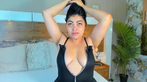 Emma  online show from 02.25.25