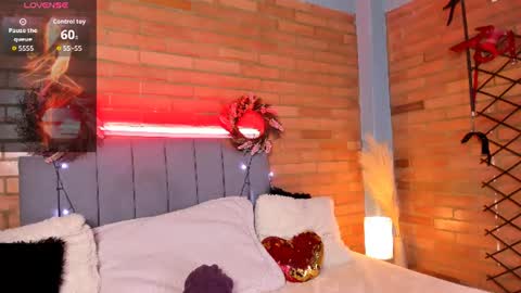 Snapshot of emma_belley chatting on 07.16.26 Hey Im EmmaHelp me reach 100 likes online show from 07.16.26