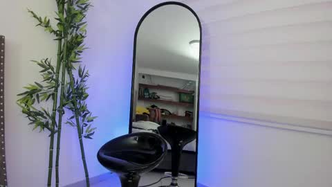 Emma Bloom online show from 02.20.25