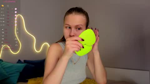 Snapshot of emma_clon chatting on 06.27.26 Emma online show from 06.27.26