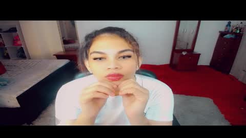 Snapshot of emma_diva chatting on 02.07.25 emma online show from 02.07.25