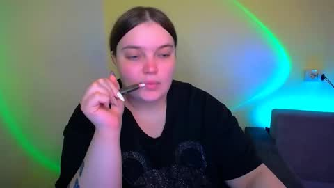 Snapshot of emma_dorn chatting on 09.10.25 Eva online show from 09.10.25