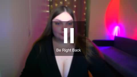 Snapshot of emma_dorn chatting on 10.09.25 Eva online show from 10.09.25