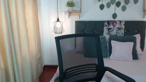 Snapshot of emma_hassani chatting on 04.09.26 Tell me Emma online show from 04.09.26