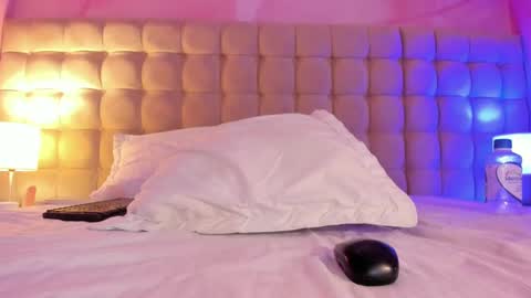 emma_jhoons online show from 09.30.25