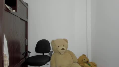 whises lits        online show from 09.18.25