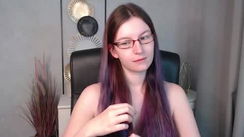 Snapshot of emma_lust94 chatting on 12.04.24 emma online show from 12.04.24