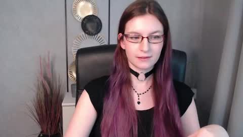 Snapshot of emma_lust94 chatting on 12.11.24 emma online show from 12.11.24