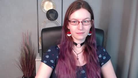 Snapshot of emma_lust94 chatting on 12.17.24 emma online show from 12.17.24