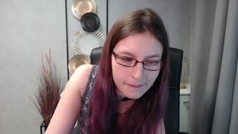 Snapshot of emma_lust94 chatting on 12.22.24 emma online show from 12.22.24
