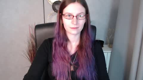 Snapshot of emma_lust94 chatting on 01.06.25 emma online show from 01.06.25