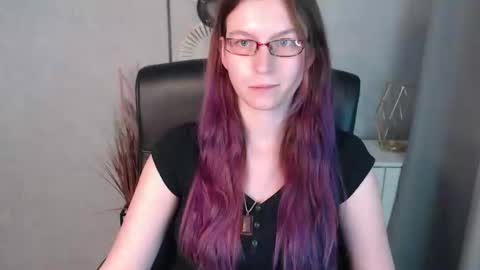 Snapshot of emma_lust94 chatting on 01.13.25 emma online show from 01.13.25