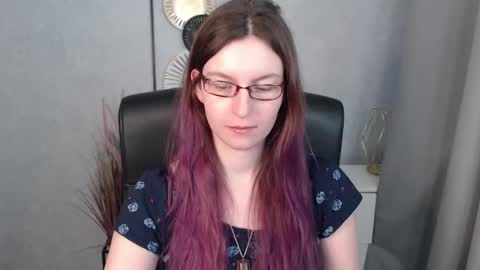 Snapshot of emma_lust94 chatting on 01.17.25 emma online show from 01.17.25