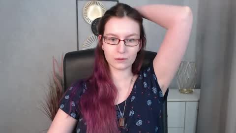 Snapshot of emma_lust94 chatting on 01.20.25 emma online show from 01.20.25