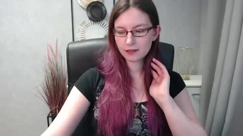 Snapshot of emma_lust94 chatting on 01.26.25 emma online show from 01.26.25