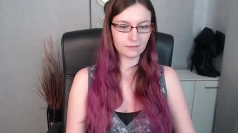 Snapshot of emma_lust94 chatting on 02.12.25 emma online show from 02.12.25