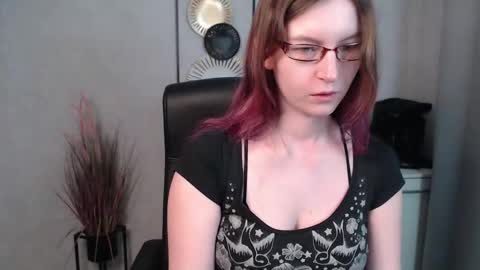 Snapshot of emma_lust94 chatting on 03.03.25 emma online show from 03.03.25