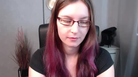 Snapshot of emma_lust94 chatting on 03.04.25 emma online show from 03.04.25