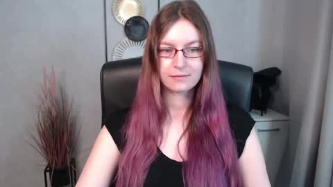 Snapshot of emma_lust94 chatting on 03.05.25 emma online show from 03.05.25