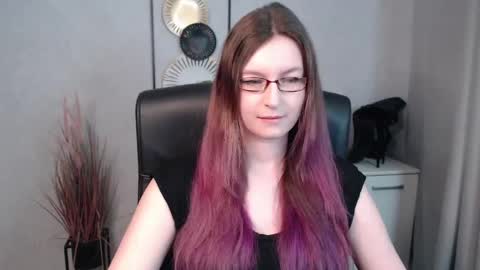 Snapshot of emma_lust94 chatting on 03.07.25 emma online show from 03.07.25