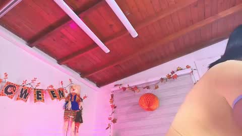 Snapshot of emma_madison_ chatting on 10.24.25 emma online show from 10.24.25