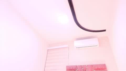 Snapshot of emma_madison_ chatting on 10.30.25 emma online show from 10.30.25