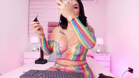 Snapshot of emma_madison_ chatting on 11.23.25 emma online show from 11.23.25