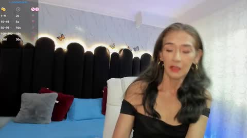 Emma  online show from 09.16.25