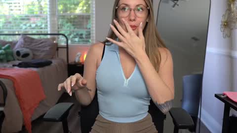 Emma Ruby online show from 12.05.24