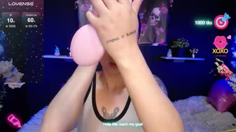 Snapshot of emma_sweethot chatting on 02.13.26 Emma Black online show from 02.13.26