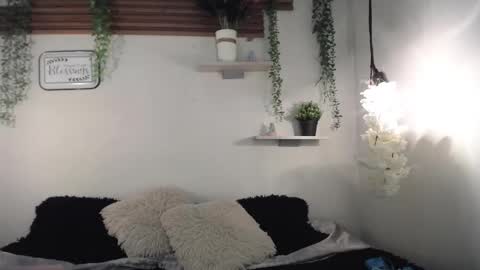 Snapshot of emma_sweethot chatting on 02.25.26 Emma Black online show from 02.25.26