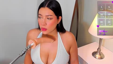 Snapshot of emma_walton_ chatting on 02.06.26 online show from 02.06.26