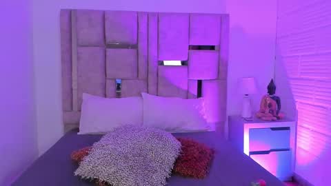 Snapshot of emmabecket2 chatting on 10.24.25 emma becket online show from 10.24.25