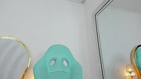 Snapshot of emmacrush chatting on 01.31.25 Welcome Im yosein Your love is my passion activate it with your tips and enjoy with me online show from 01.31.25