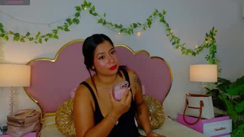 Snapshot of emmacrush chatting on 11.06.25 Welcome Im yosein Your love is my passion activate it with your tips and enjoy with me online show from 11.06.25